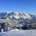 Mountain Hostel *