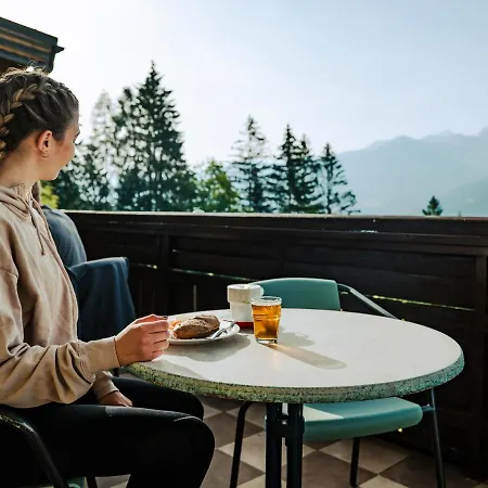 Mountain Hostel *