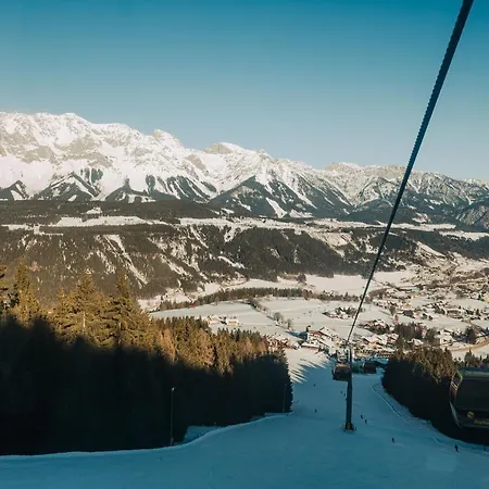 Mountain & * 拉姆绍达赫斯坦