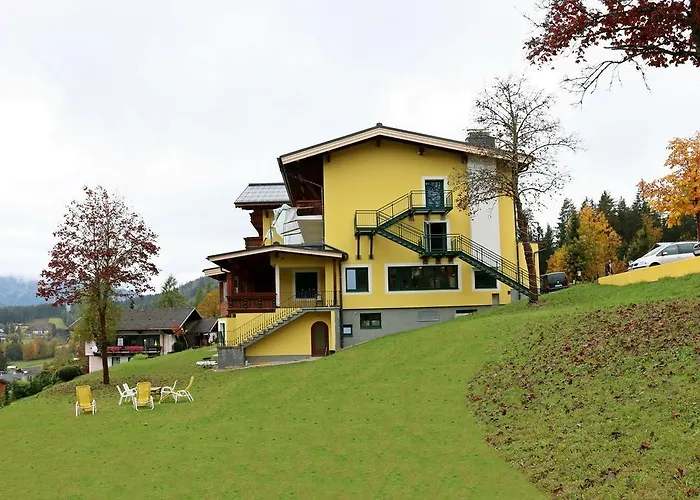 Хостел Mountain & *