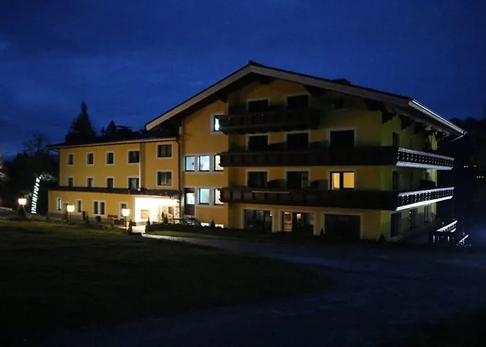 Хостел Mountain & *