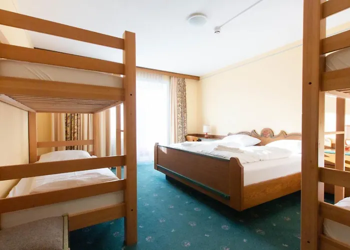 Хостел Mountain & *