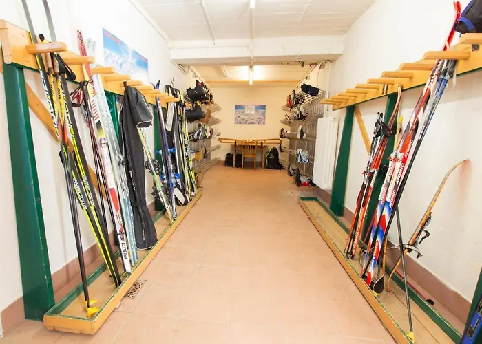 Хостел Mountain & *